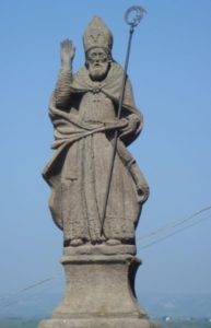 Bomarzo_statua_Santo_Anselmo