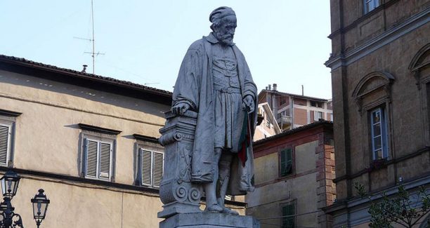 Acuapendente_statua_Girolamo_Fabrizi_01